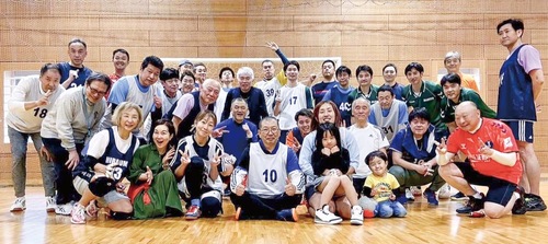 老若男女問わずハンドボール好きが集まる（練習会・提供写真）