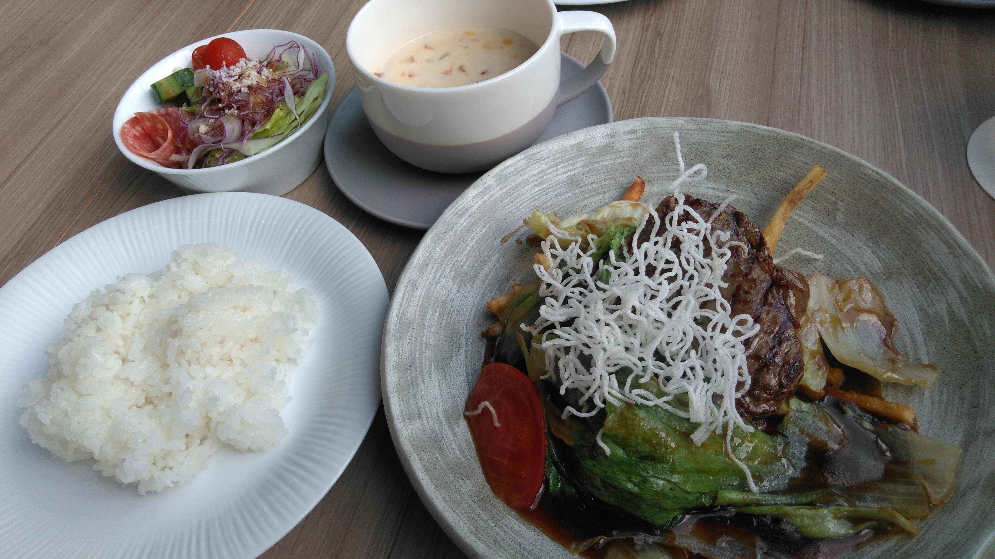 あっとほーむデスク