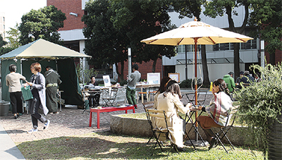 大通り公園が屋外カフェに