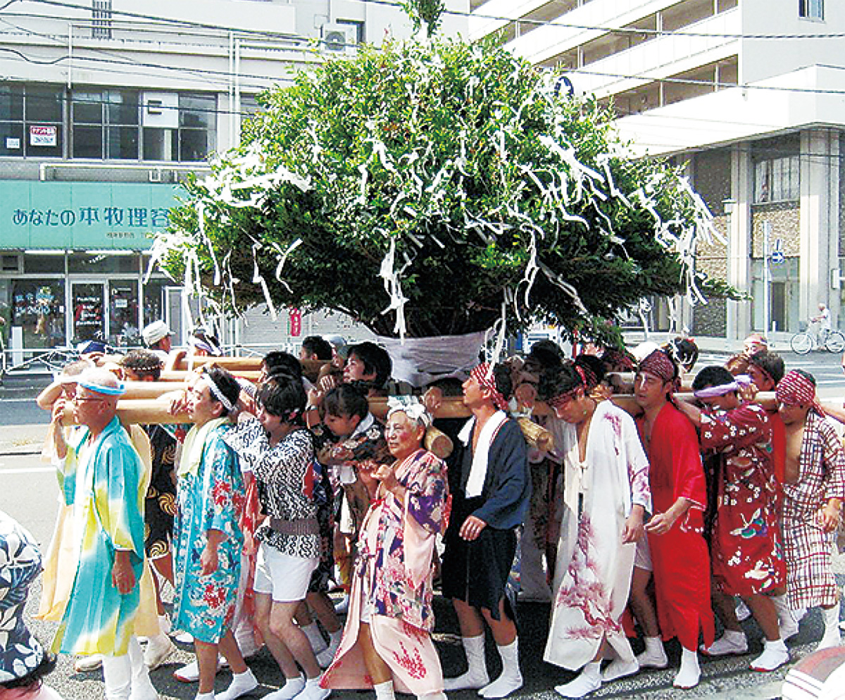 二体のお不動様と榊神輿