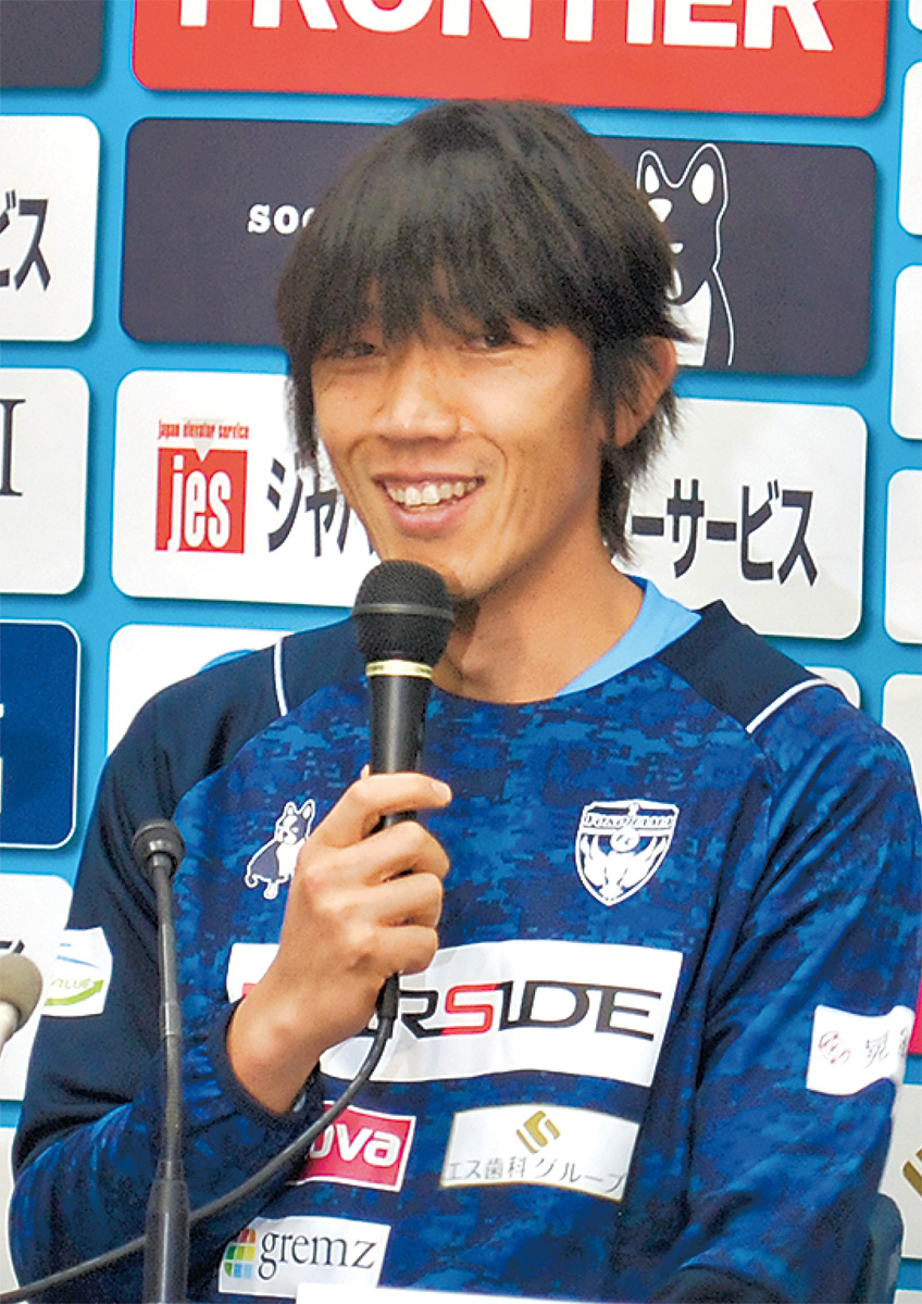 横浜ｆｃ 中村俊輔選手が入団会見 チームをｊ１に上げたい 中区 西区 タウンニュース