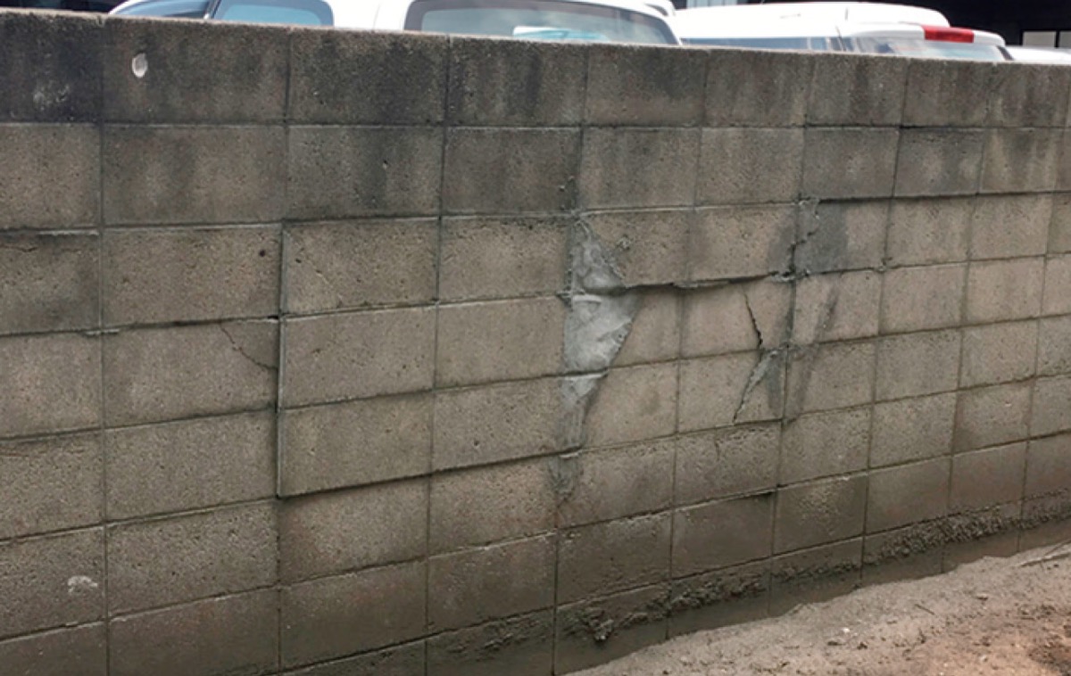 ブロック塀改善工事に補助