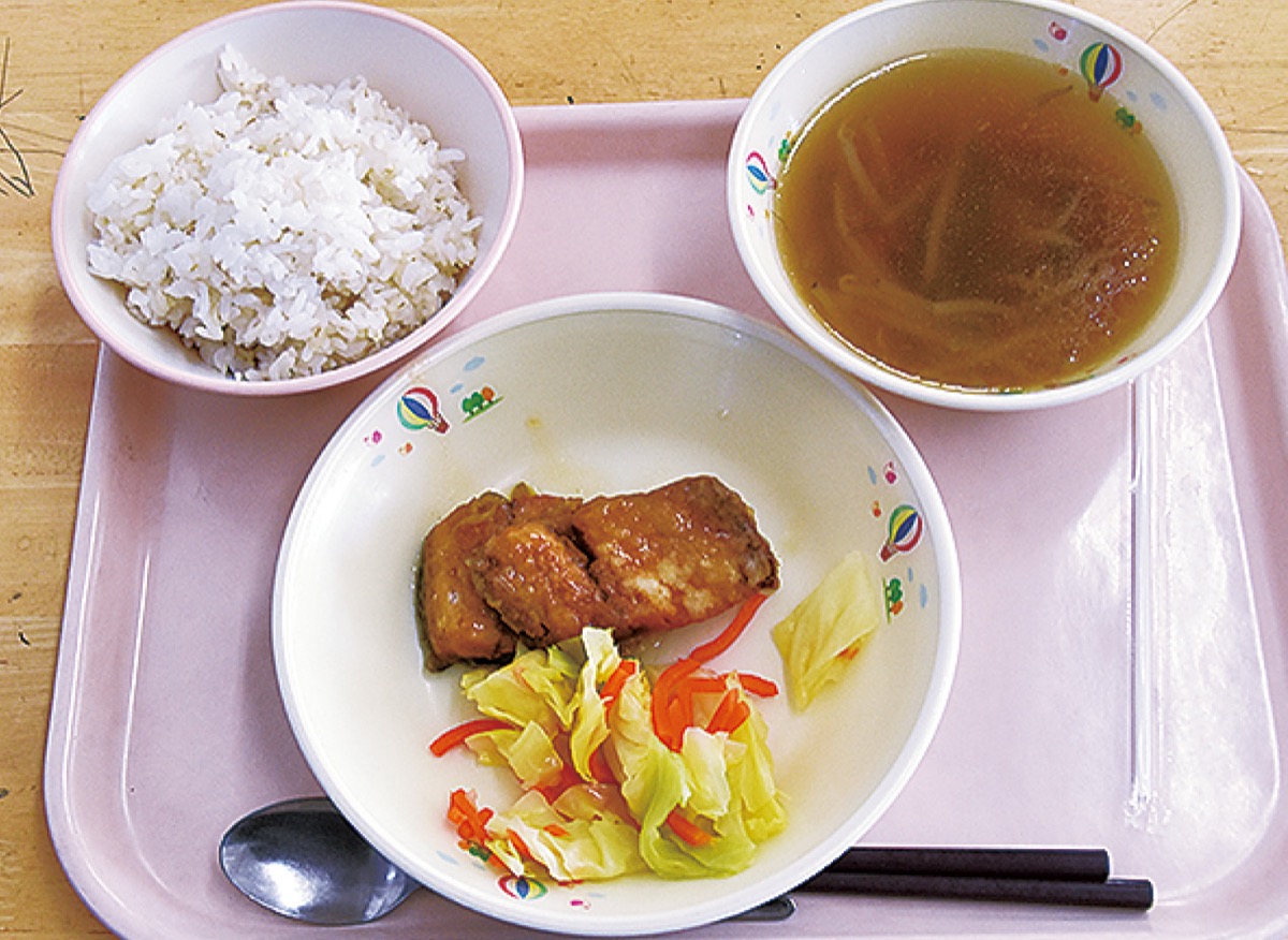 未利用魚活用の給食献立「サバの甘酢あんかけ」