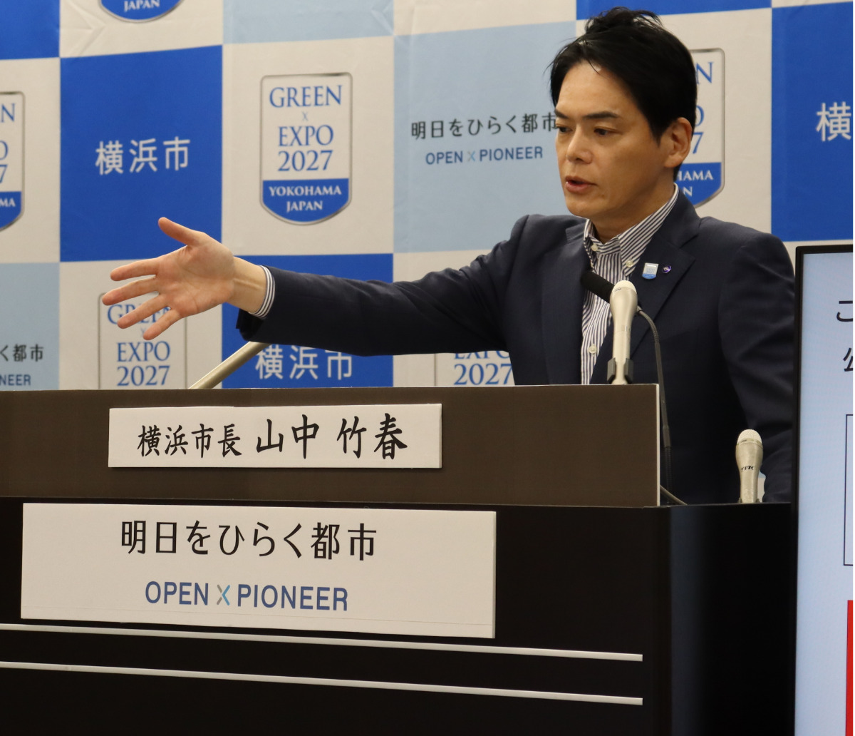 定例記者会見で話す山中市長（5月30日）