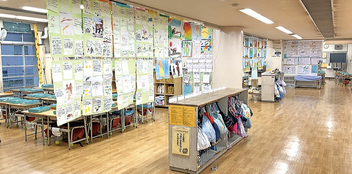 教室は壁のないオープンスペース