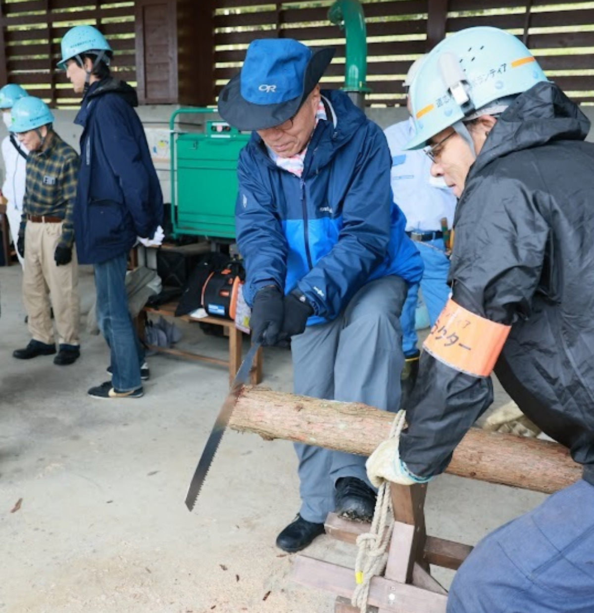 横浜ロータリークラブ 道志村で水源林守る活動