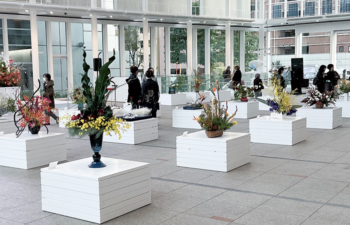 いけばな234作品が堂々と