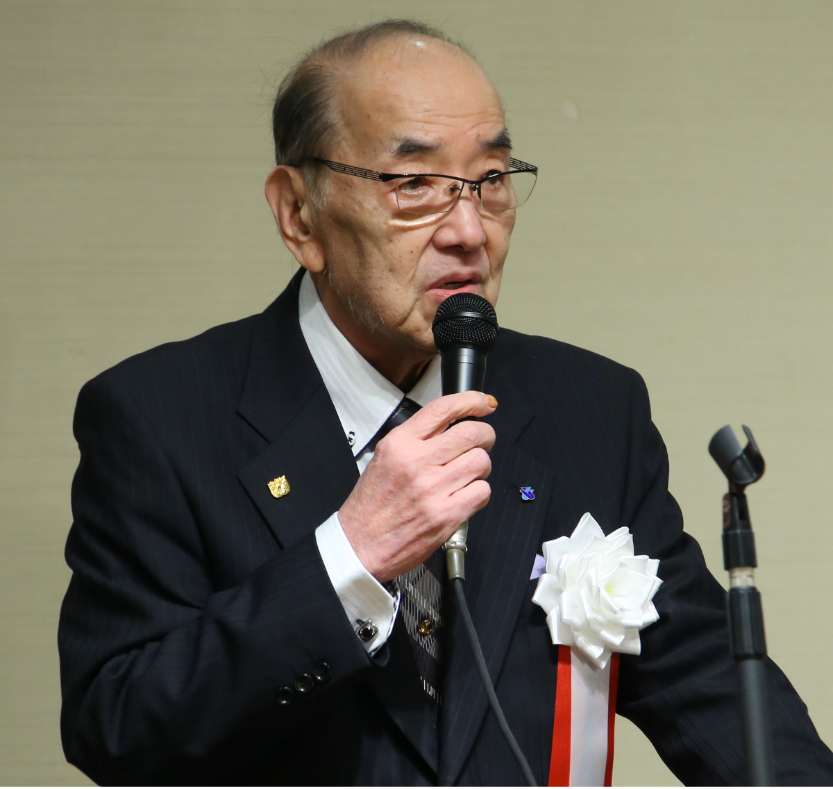 武田勝さんの財務大臣表彰を祝う