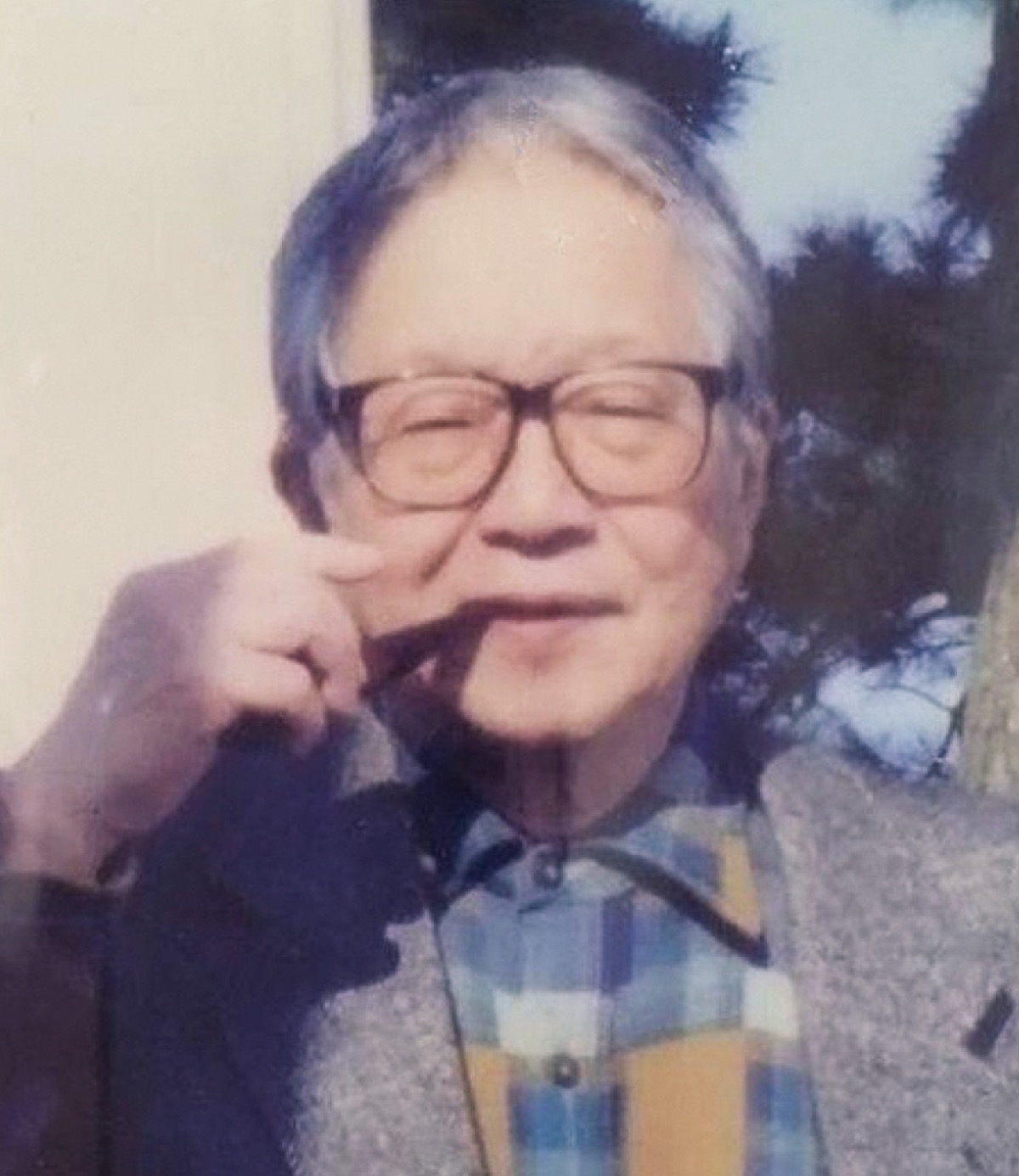 高女時代から平成初期まで、45年以上もの間同校で音楽教師を務めた佐藤一夫教諭