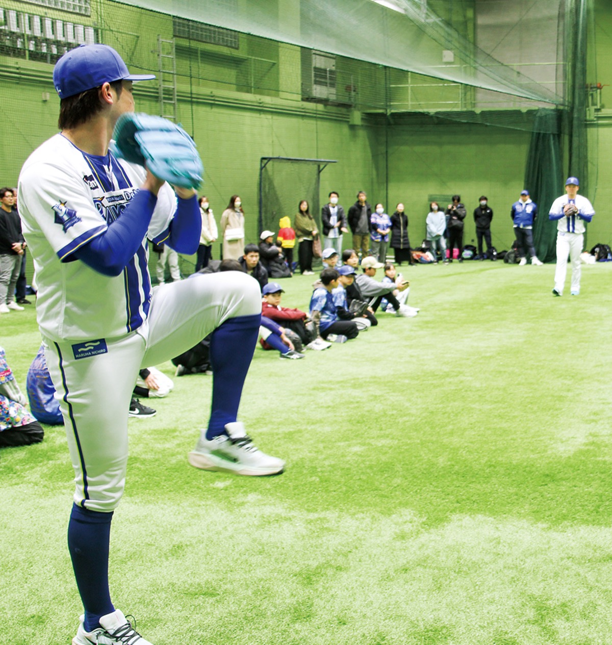 ベイ選手講師に野球教室