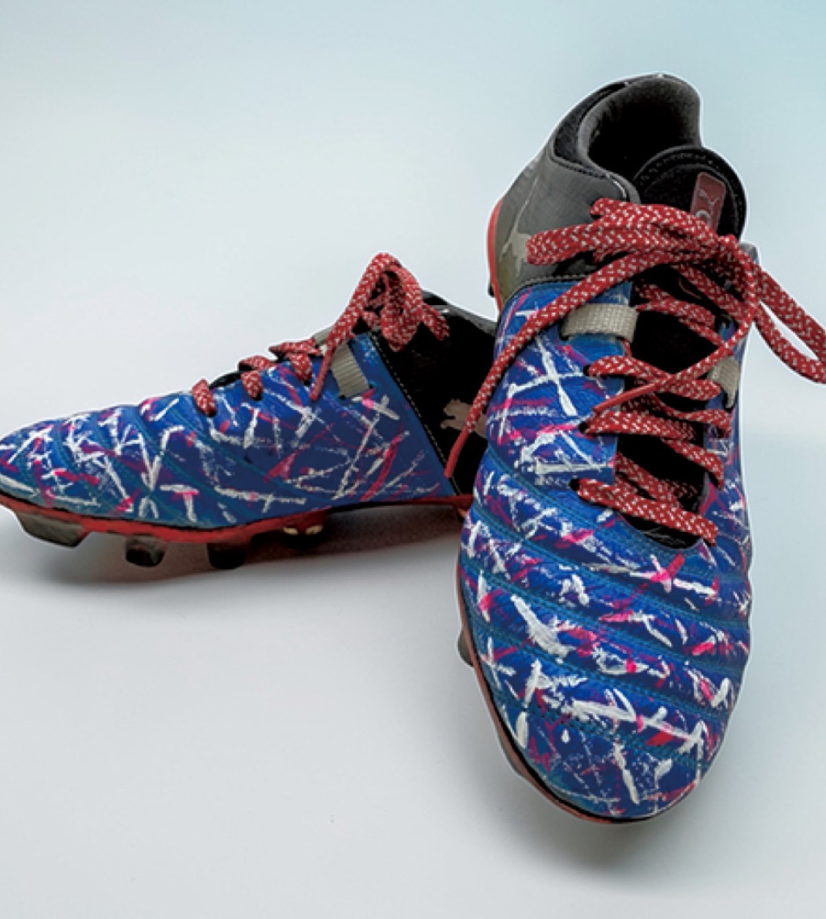 色彩豊かなデザインで「かっこいい」と選手にも好評