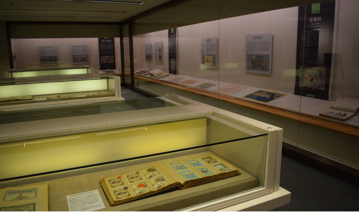 横浜の歴史に関する館蔵資料を紹介する新館の展示室３