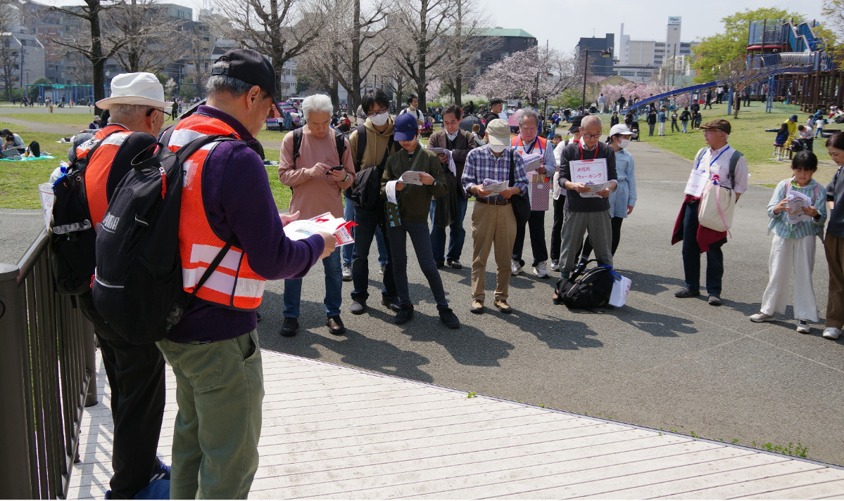 大岡川の桜並木、歩いて学ぶ歴史と保全　南区さくらボランティアの会などが散策イベント (写真3)