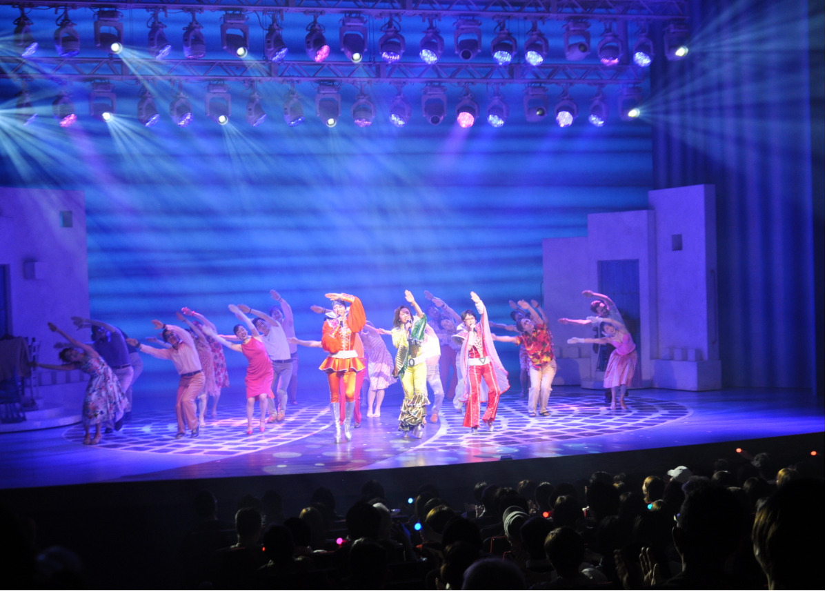 カーテンコールは会場も一体となって大盛り上がり