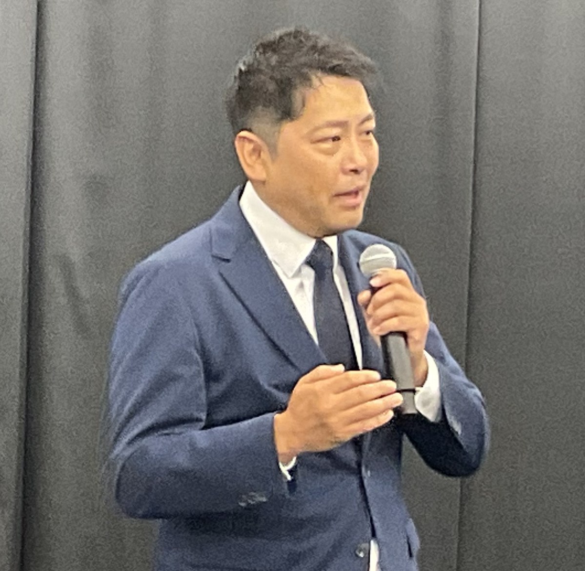 「横浜からダンス文化を発信したい」と熱く語ったリストで同運営責任者の岩城さん