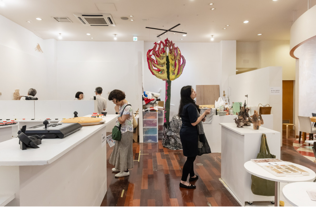 アーティスト10人の日々の制作の場を開放し、作品が生まれる現場に直に触れることができる「ExPLOT Studio 2026 Open Studio Vol.2」=市提供