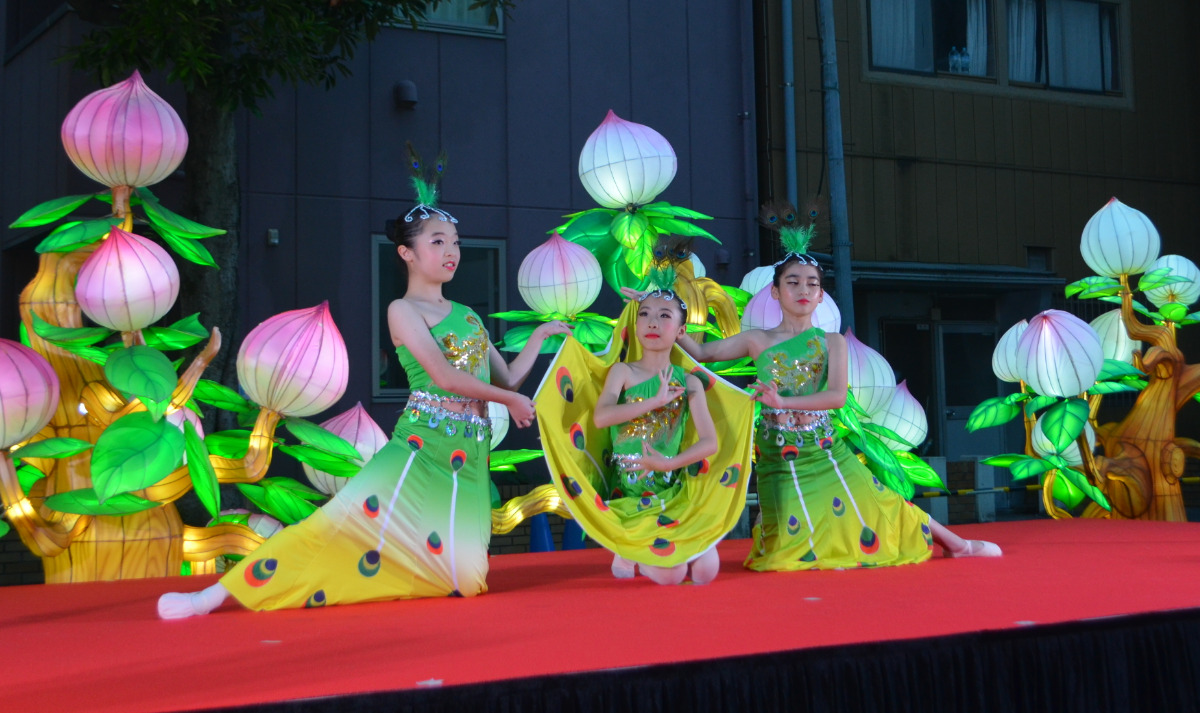 楊貴妃中国舞踊スタジオによる孔雀舞