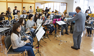 練習を重ねる横浜市民吹奏楽団