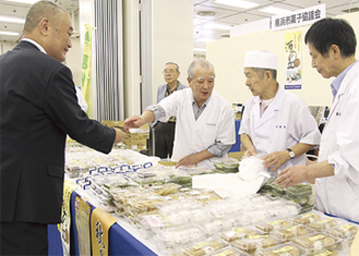 和菓子を販売した市菓子協議会