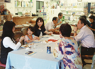 幅広い世代が交流を楽しむ青葉区の｢ナナ食堂｣