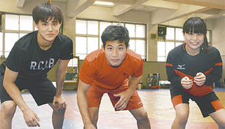 （左から）釼持君、吉田君、清野さん