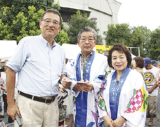 会場でドリームクラブの方に募金を手渡しました