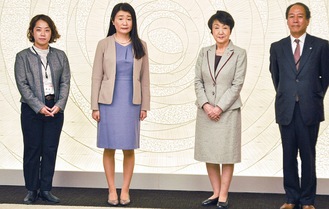ＷＦＰ日本事務所の焼家代表（左から２人目）らが林市長（同３人目）を訪問した