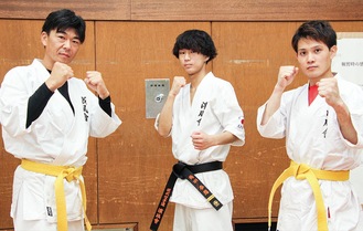 大会で優勝した角田さん（中央）と入賞した百井さん（左）、土方さん