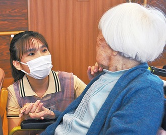 愛成会が運営する特別養護老人ホームで働く外国人職員