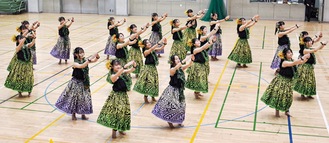 関東学院中高ダンス部によるフラダンス
