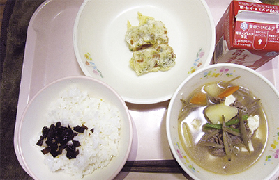 小学校給食の値上げ検討