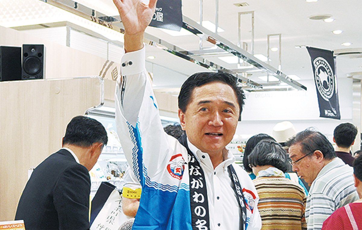 県名産品をPR(昨年7月)