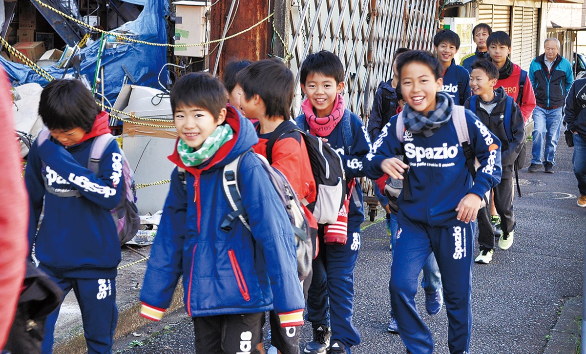 大災害に備え､徒歩訓練