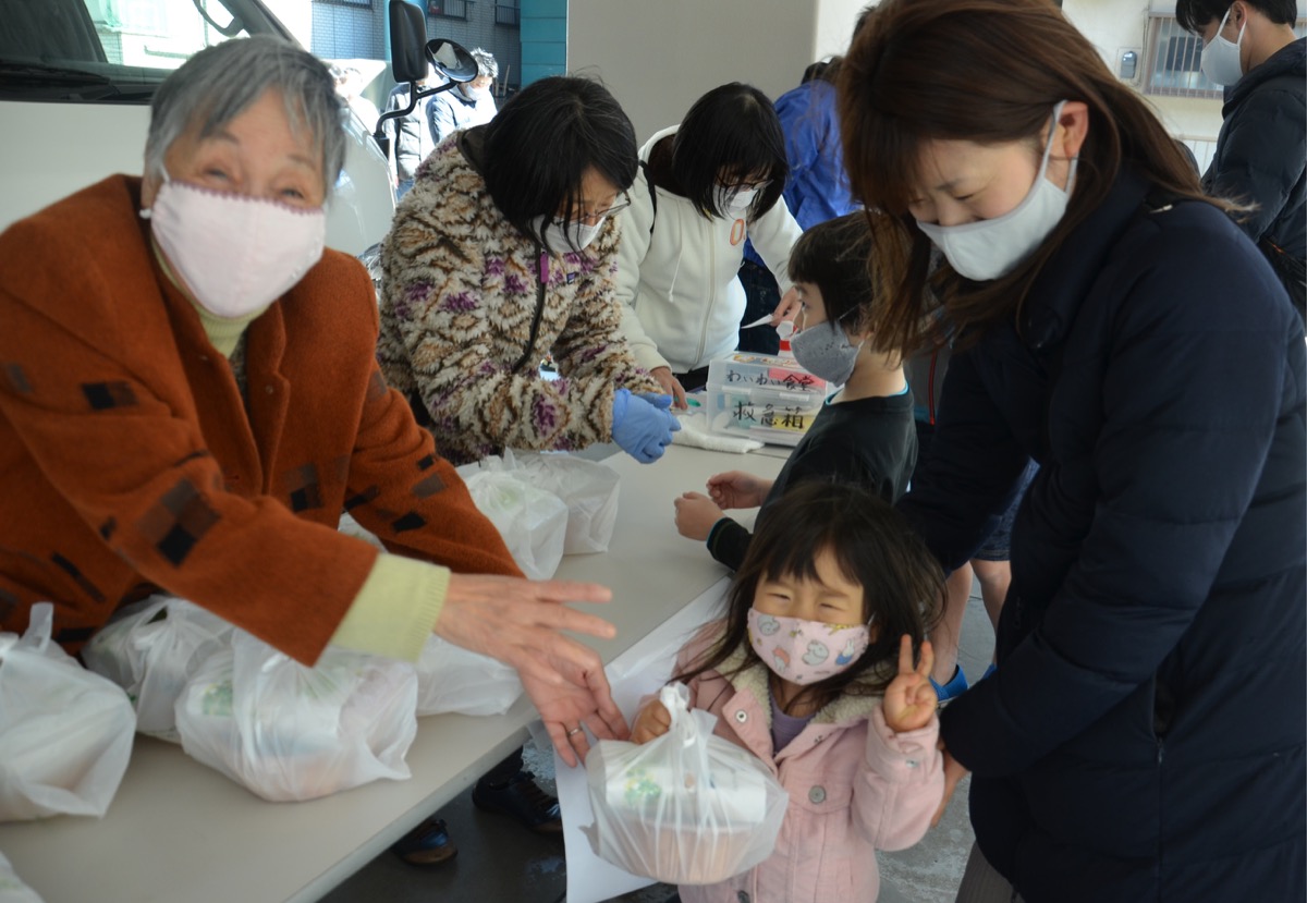 親子連れでにぎわった