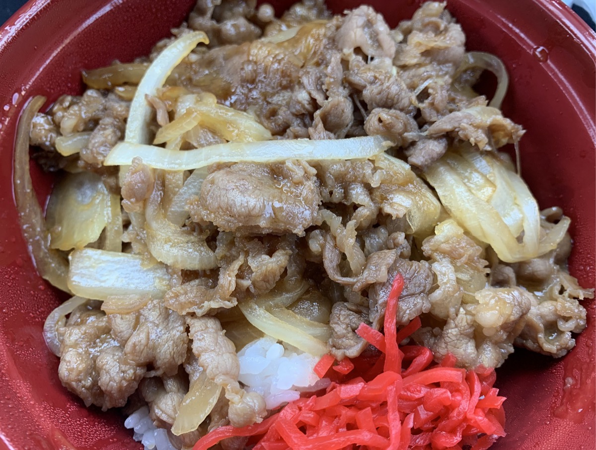 南永田団地内の弁当店｢メシヤ｣ 看板メニューの牛丼は甘めのタレでご飯が進む