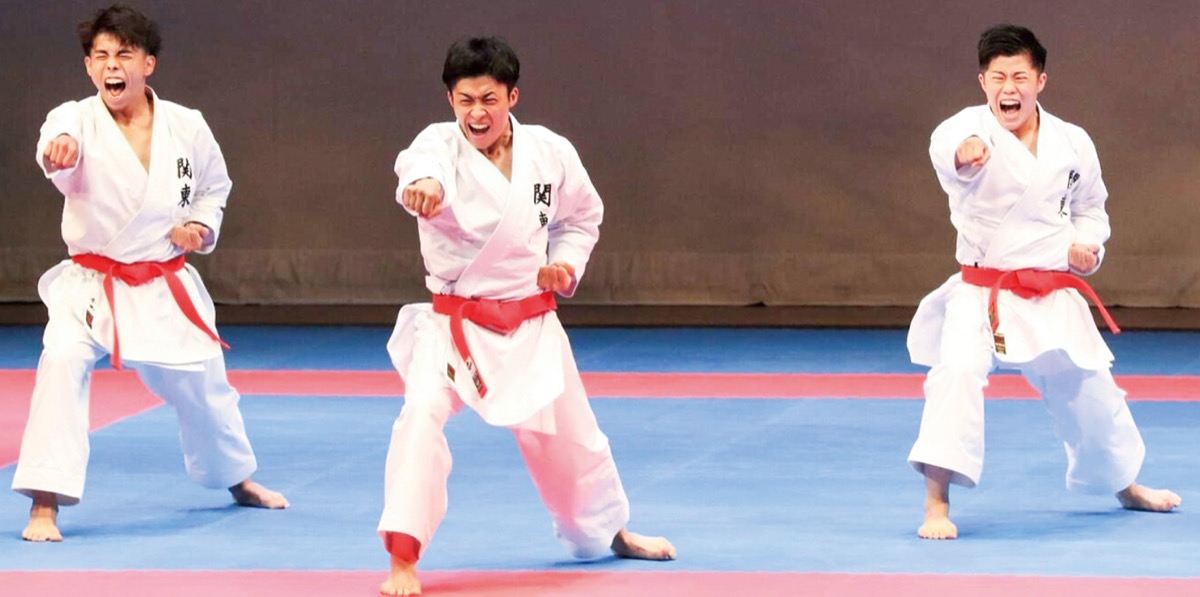 空手団体｢形｣で初代王者に