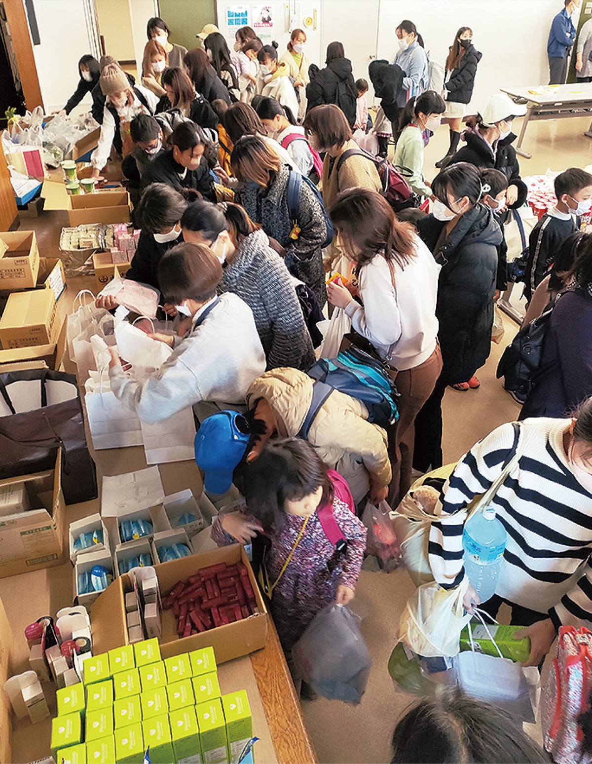 団体連携で弁当配布