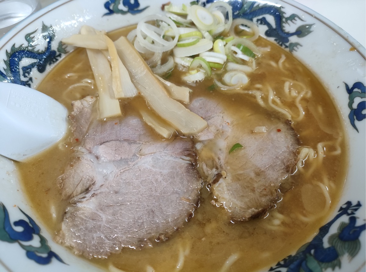 吉野町駅から徒歩４分｢ぺーぱん｣の｢味噌ラーメン｣
