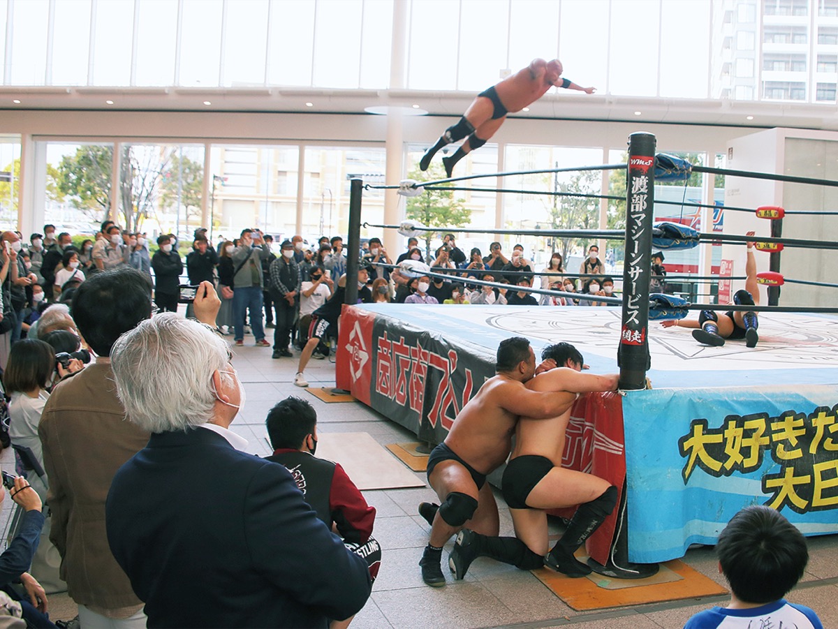 市役所で初プロレス
