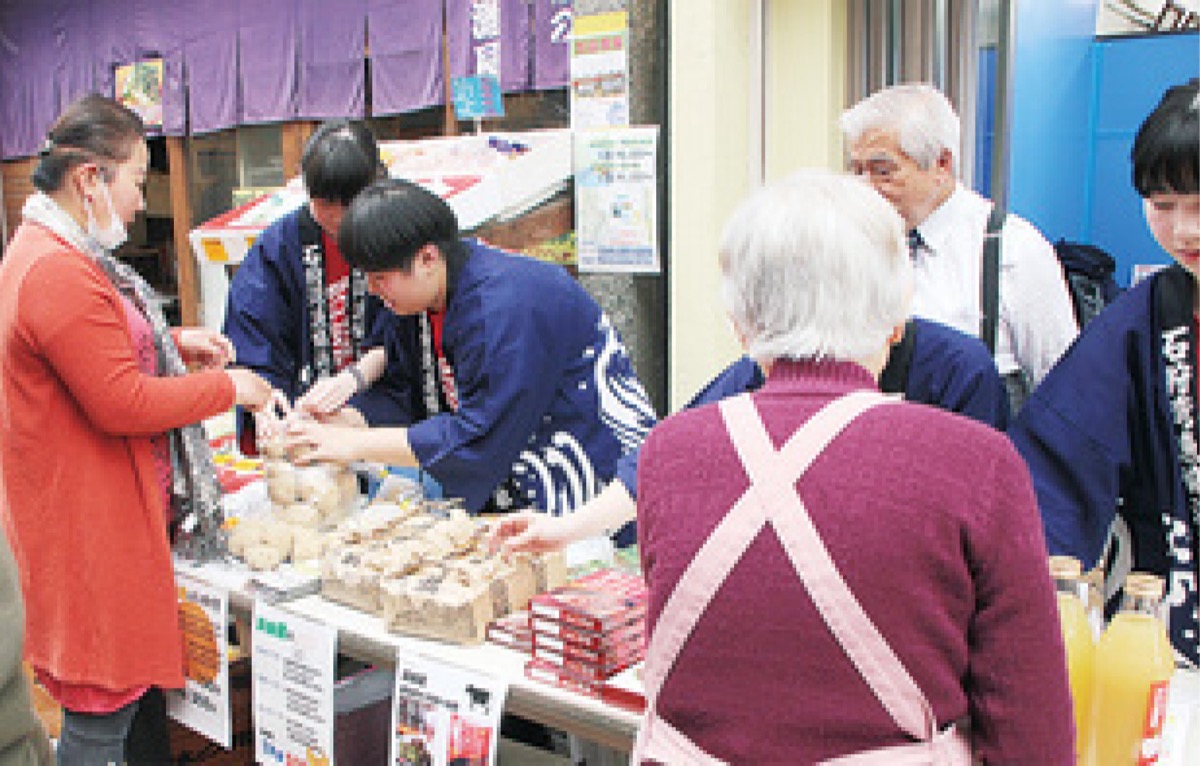 横浜橋通商店街で４月25日､北海道･石狩の中学生が産直品販売