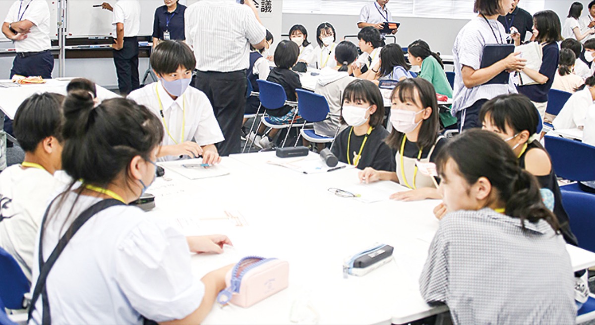 ＳＮＳいじめ防止を議論