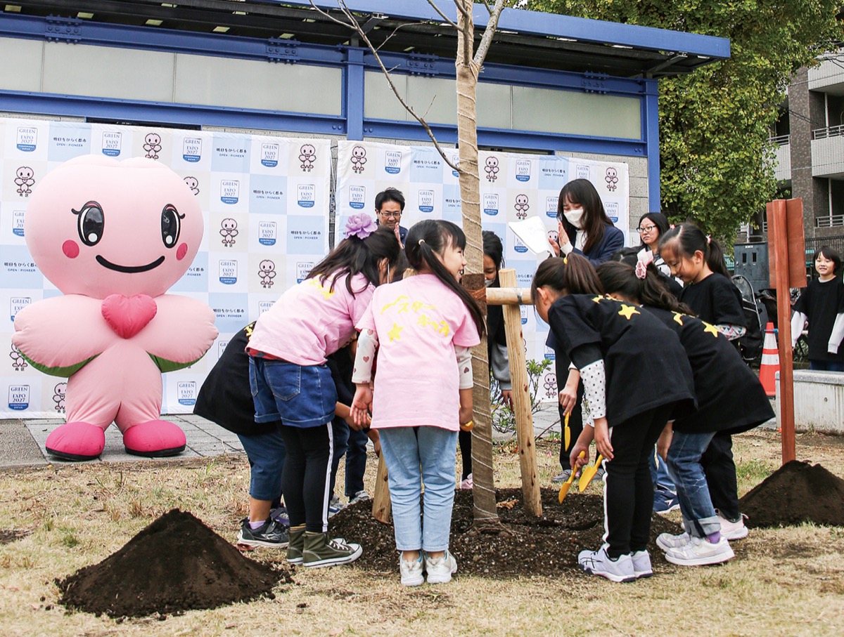 蒔田公園に記念の桜