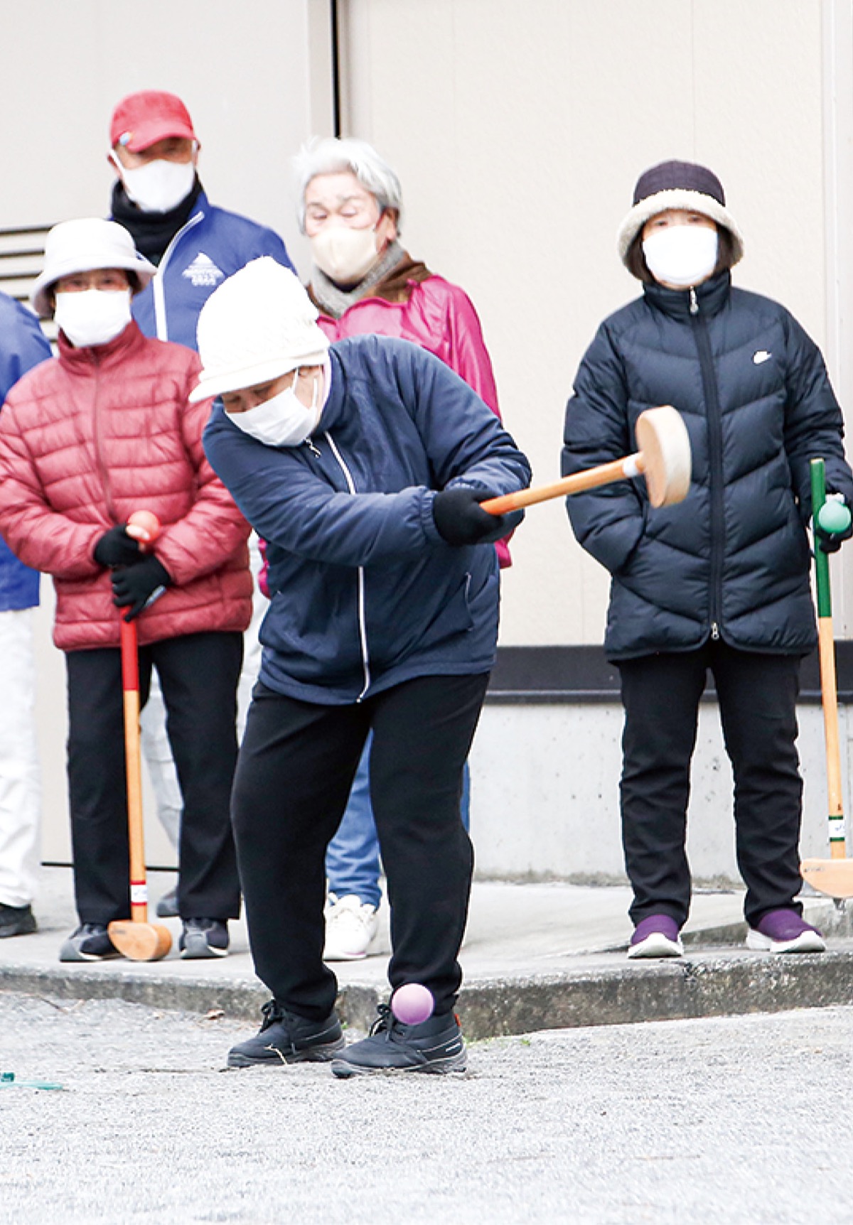 グラウンドゴルフで白熱