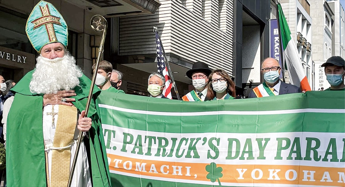 元町 グリーン一色に