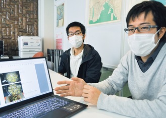 プロジェクトの取り組みを説明する松本さん（右）と清水さん（左）