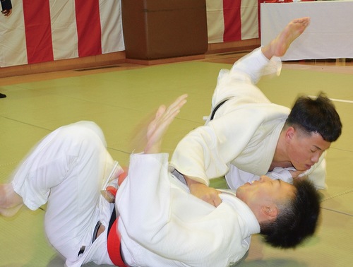 柔道では壮絶な投げ合いが繰り広げられた