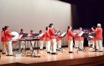 演奏を披露する市消防音楽隊