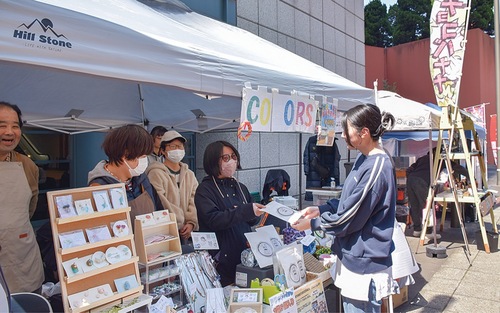 ＣＯＬＯＲＳのブース