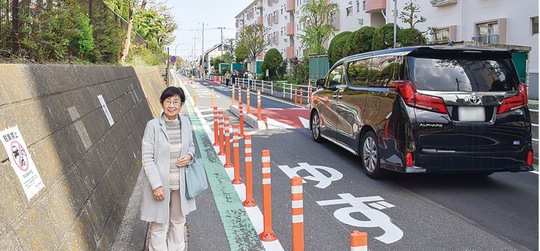 中村会長とハンプを走行する車両