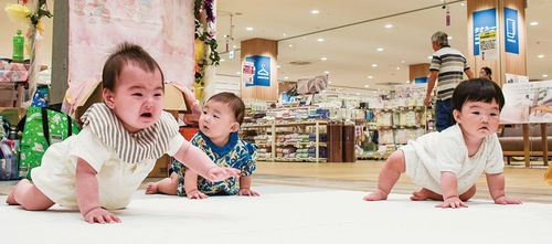 ハイハイレースの様子